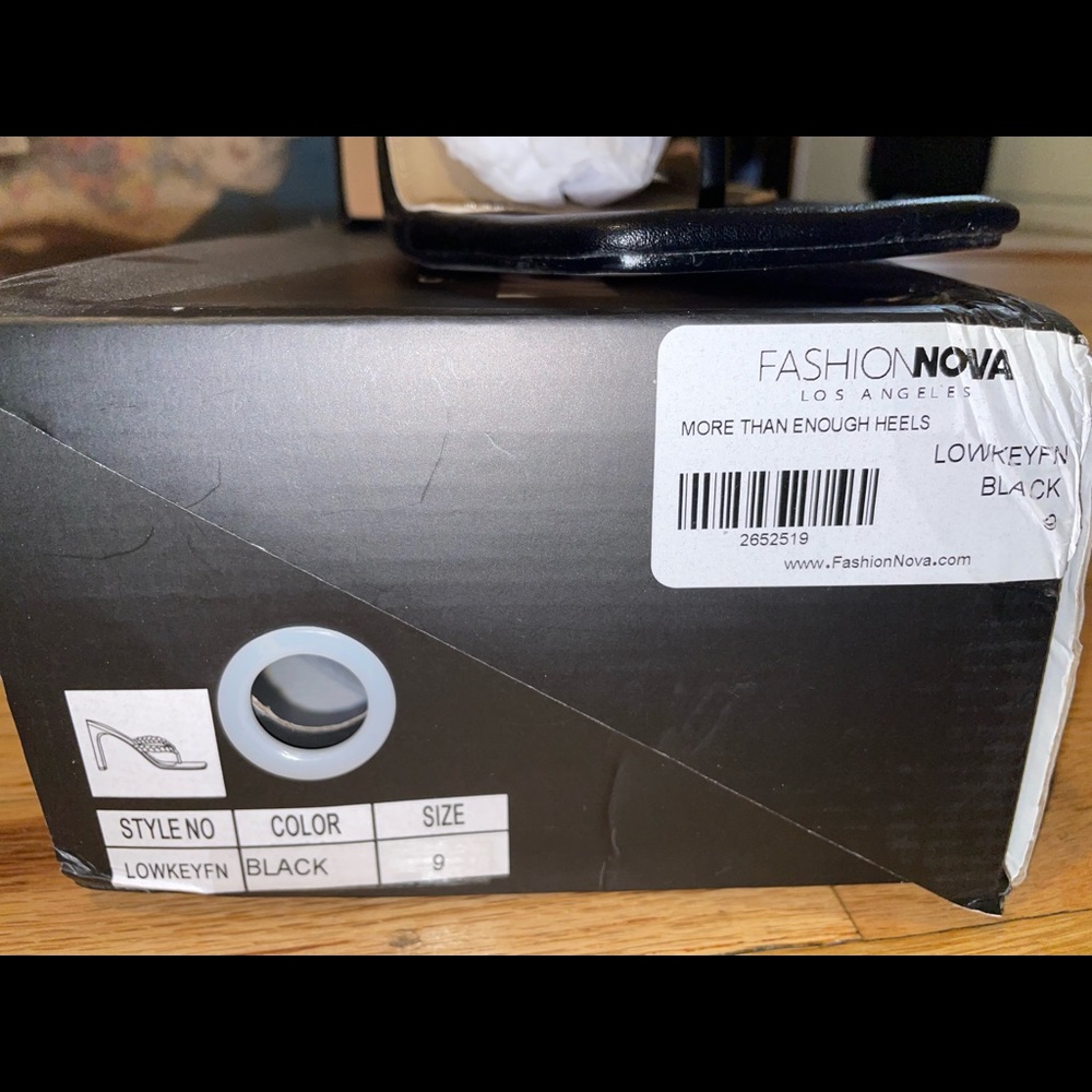 Sandals - Picture 2 of 5